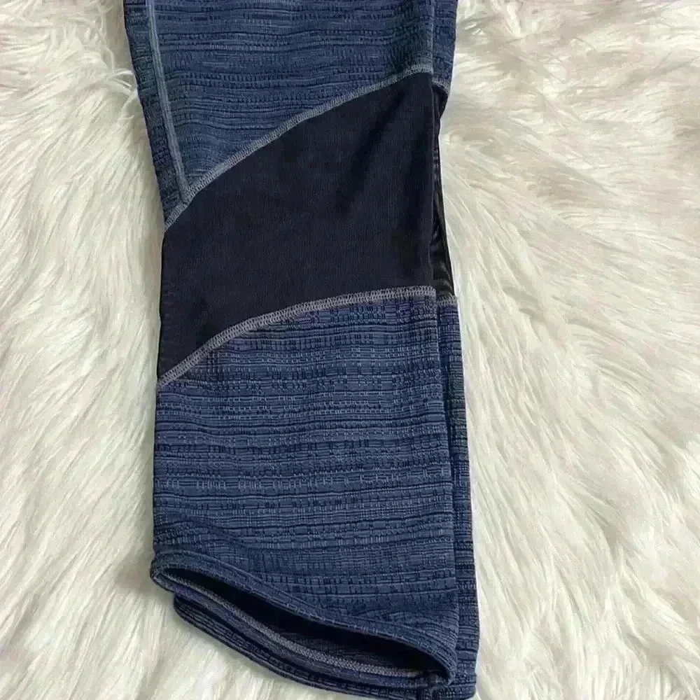 ATHLETA High Rise Capri Legging Blue Jacquard Mesh